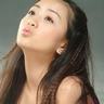 王灿回应女儿烫发